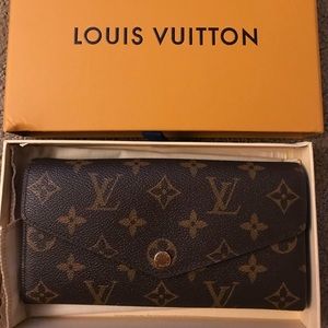 Louis Vuitton Sarah wallet monogram canvas
